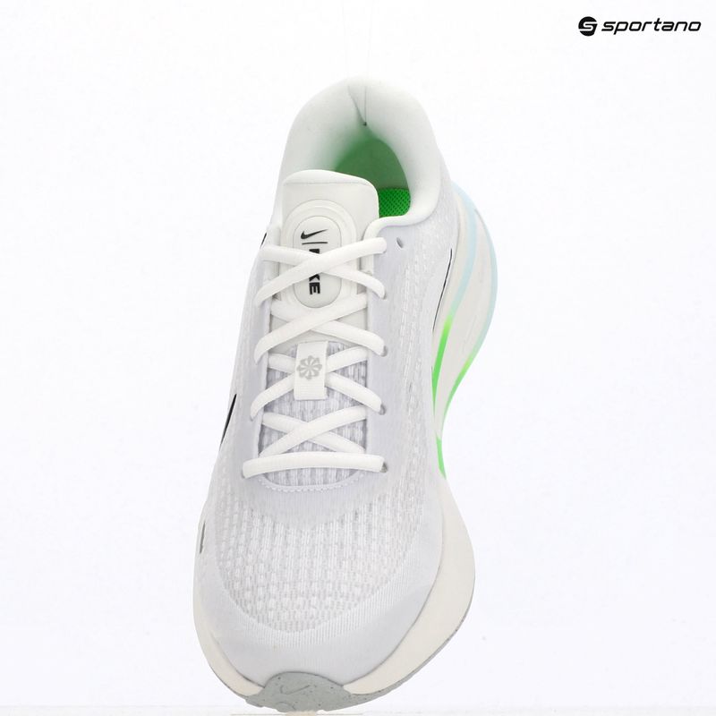 Férfi futócipő NikeJourney Run white/green strike/glacier blue/black 9
