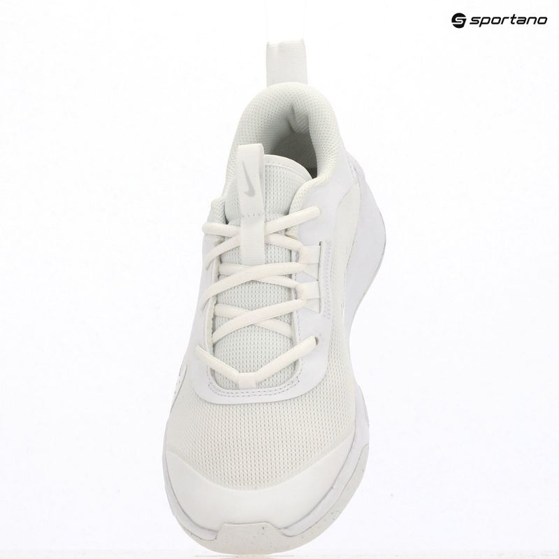 Gyerek cipő Nike Omni Multi-Court white/pure platinum/white 11