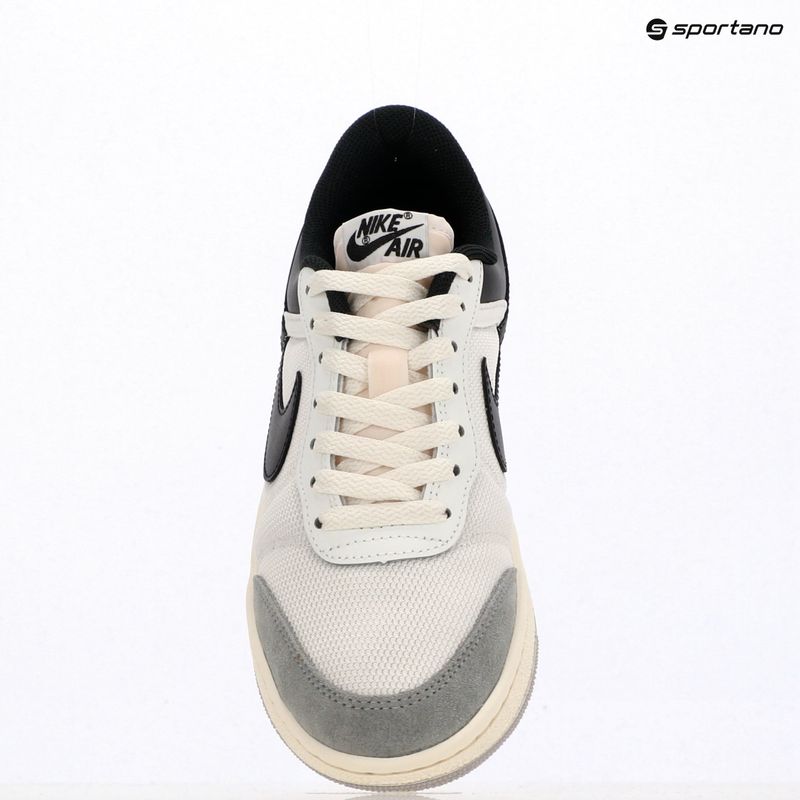 Buty damskie  Nike Air Jordan Skyline Low summit white/light smoke grey/sail/black 9