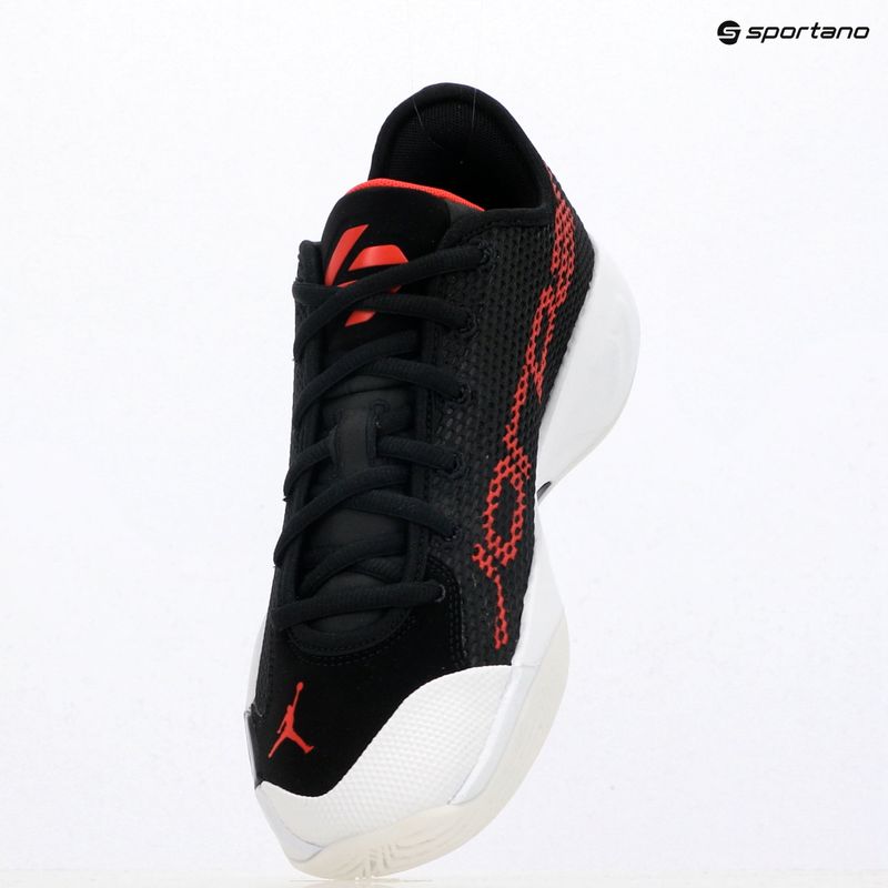 Férfi kosárlabda cipő  Jordan Gap 77 black/white/university red 12
