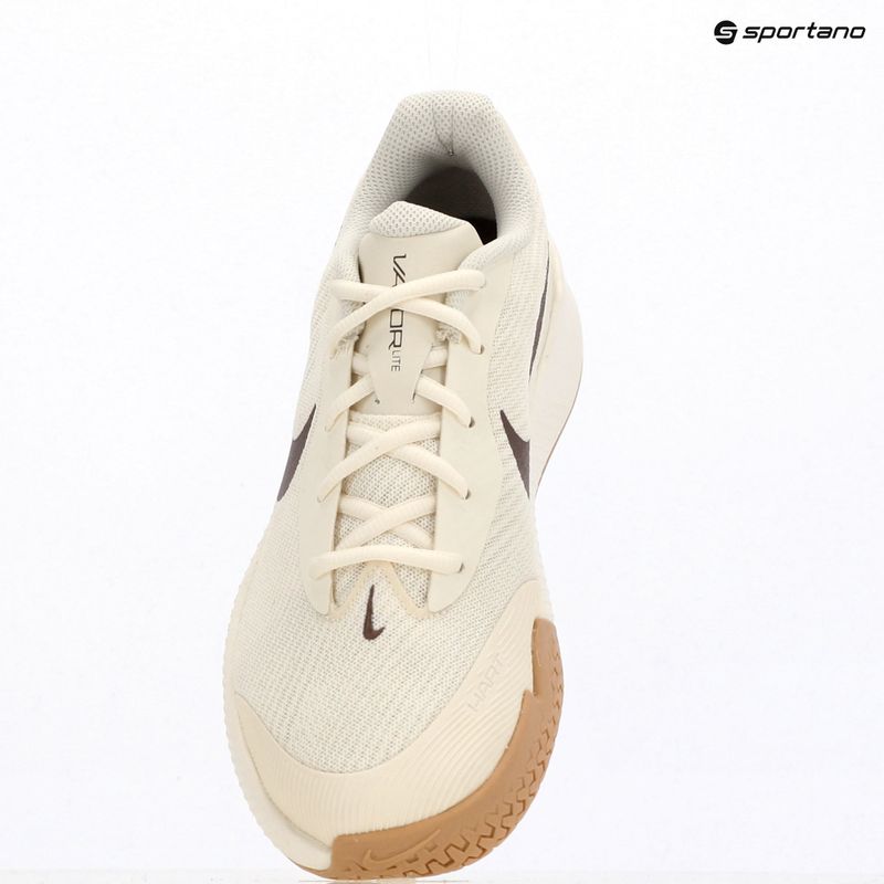 Női teniszcipő Nike Vapor Lite 3 pale ivory/vachetta tan/tattoo 14