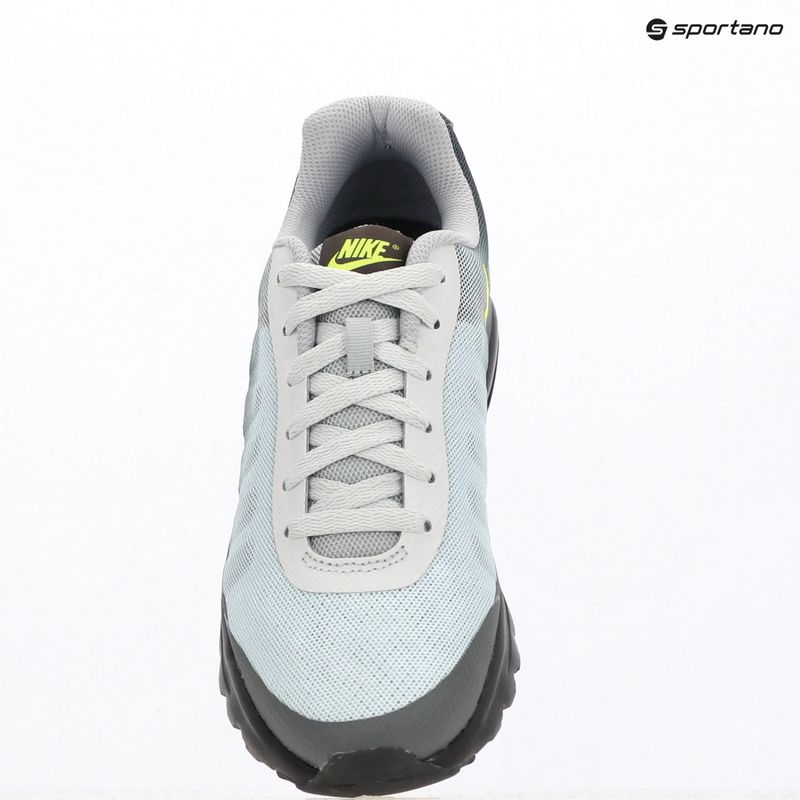 Nike Air Max Invigor férfi cipő black/dark grey/cool grey/volt 15