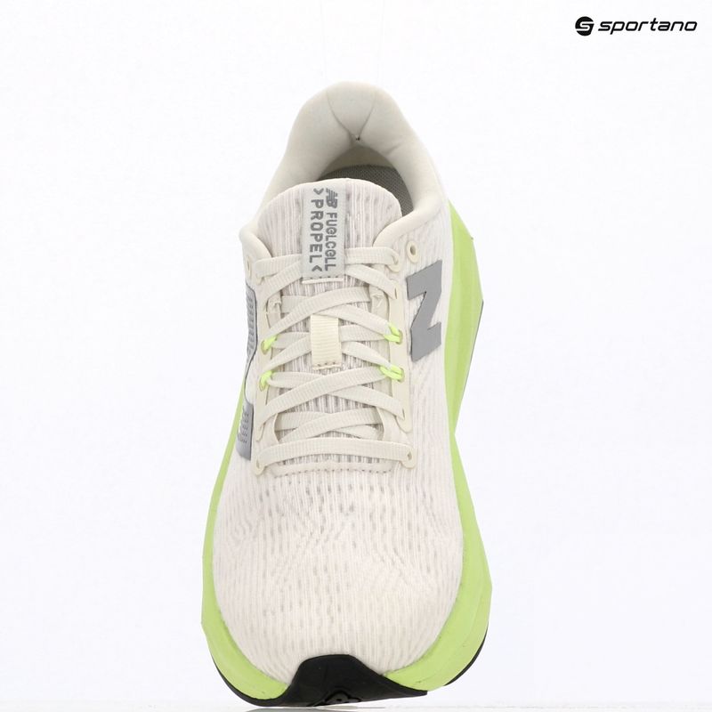 Női futócipő  New Balance FuelCell Propel V5 sea salt/afterglow 9