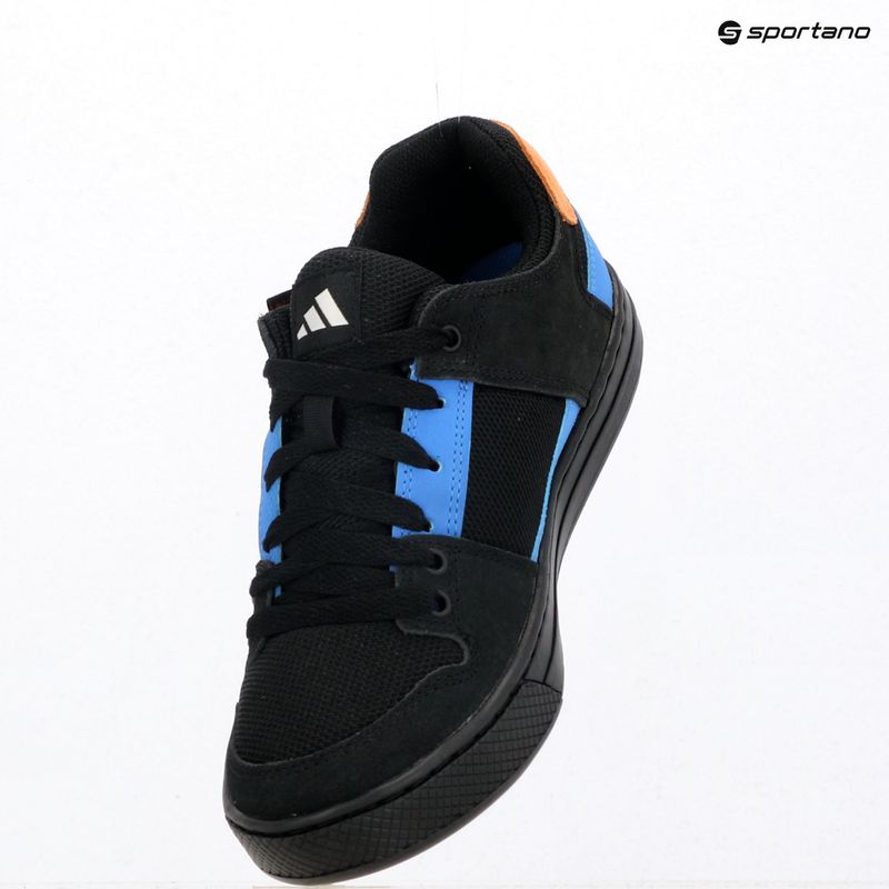 Férfi platform kerékpáros cipő adidas FIVE TEN Freerider core black/off white/ray blue 9