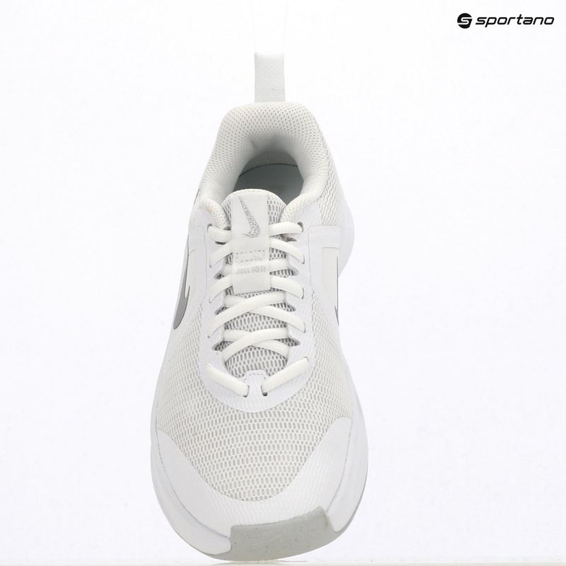 Női edzőcipő Nike MC Trainer 3 white/photon dust/metallic platinum 10