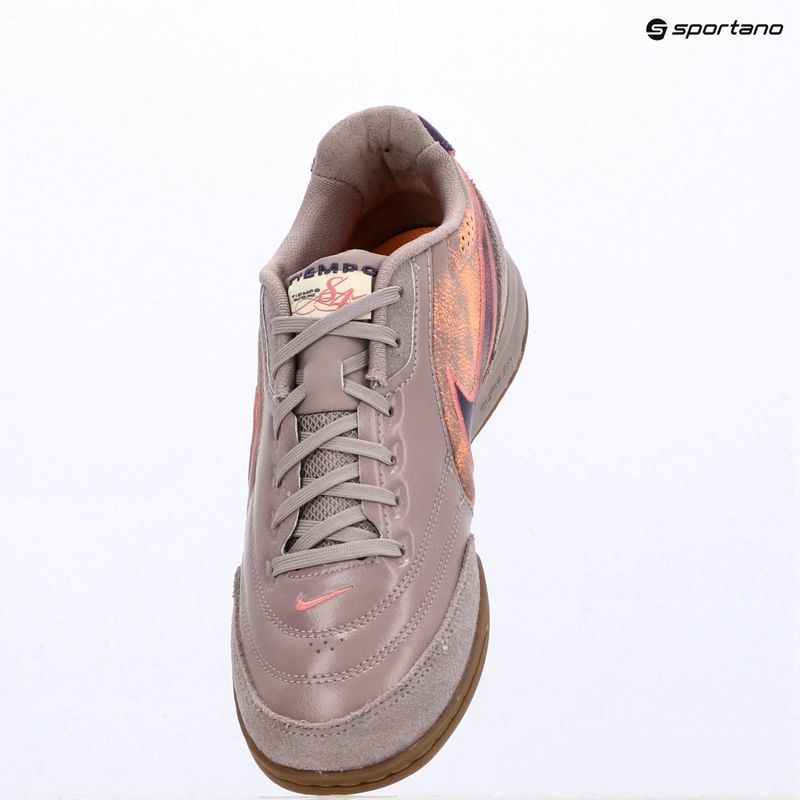 Férfi futballcipő Nike Tiempo Streetgato PRM IC light violet ore/gum dark brown/peony 10