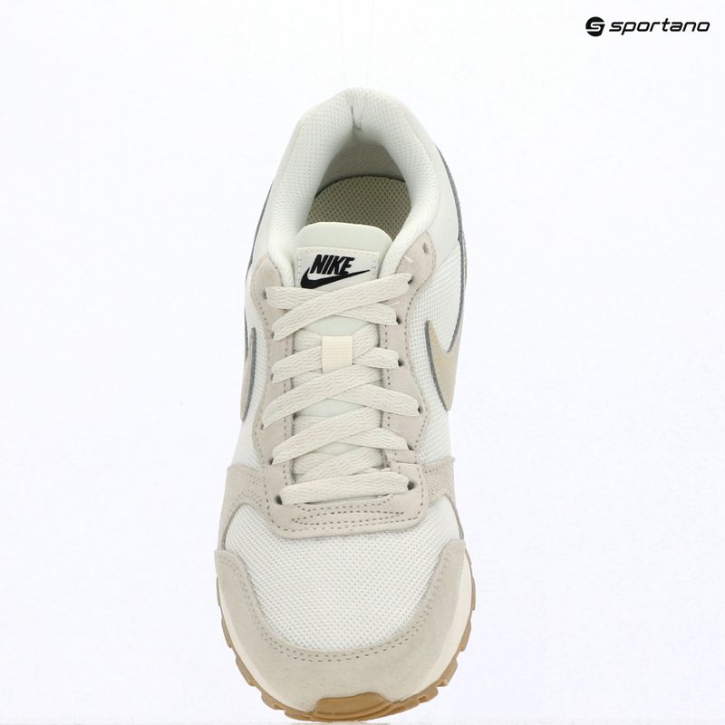 Női cipők Nike MD Runner 2 SE coconut milk/black/linen/sail 14