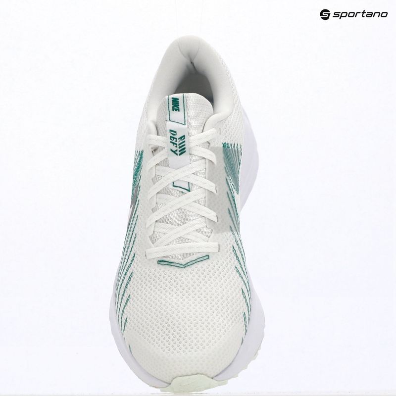 Női futócipő Nike Run Defy summit white/white/metallic silver 14