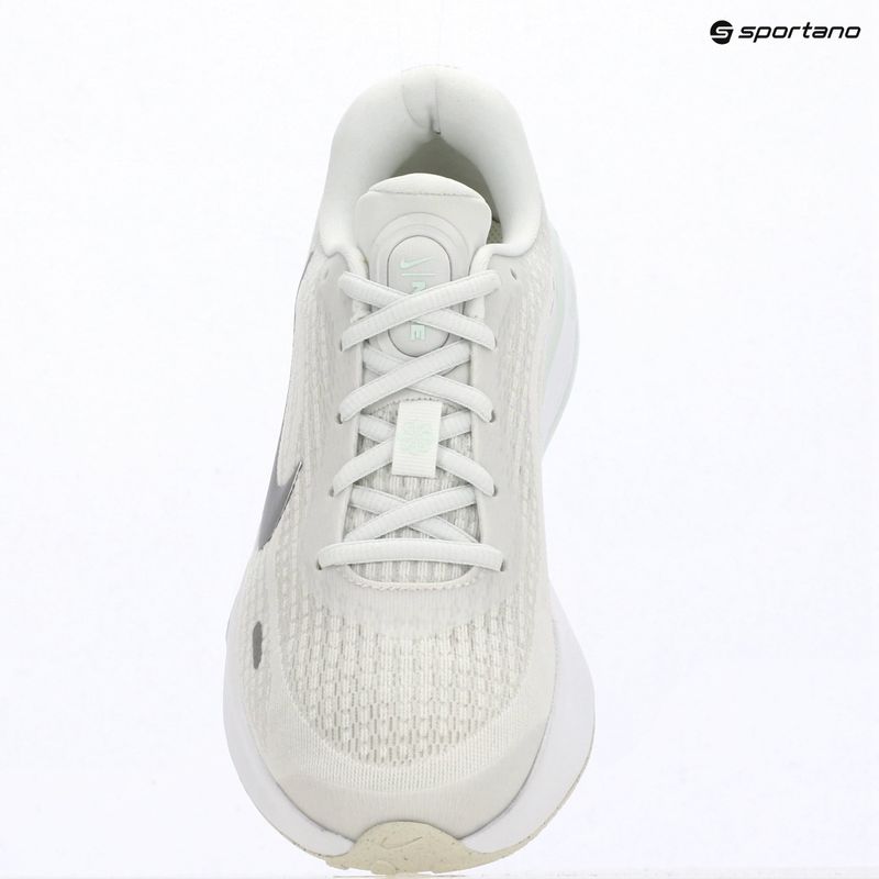 Női futócipő Nike Journey Run summit white/metallic silver 15