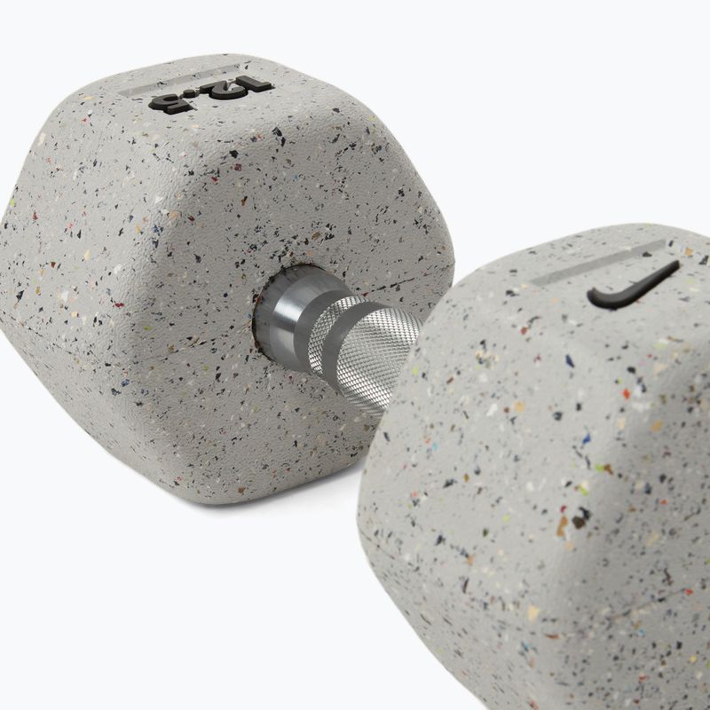 Gumírozott kézisúlyzó Nike Strength Grind Hex Dumbbell 12,5 kg wolf grey 4