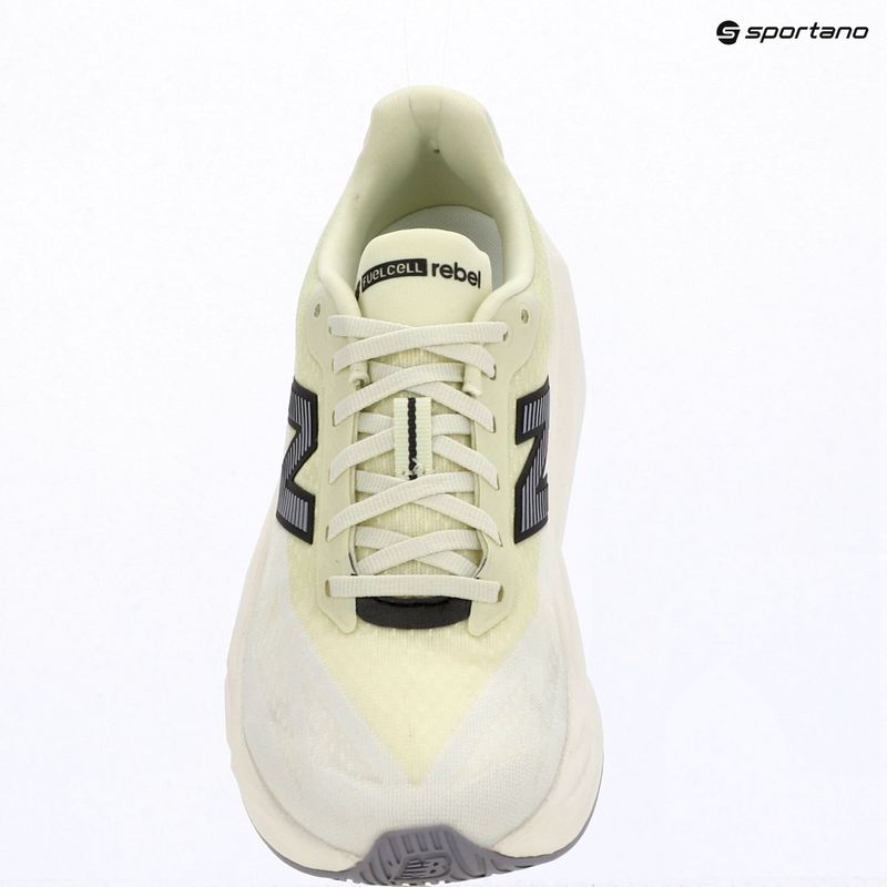 Női futócipők New Balance FuelCell Rebel V5 pistachio butter/sea salt 9