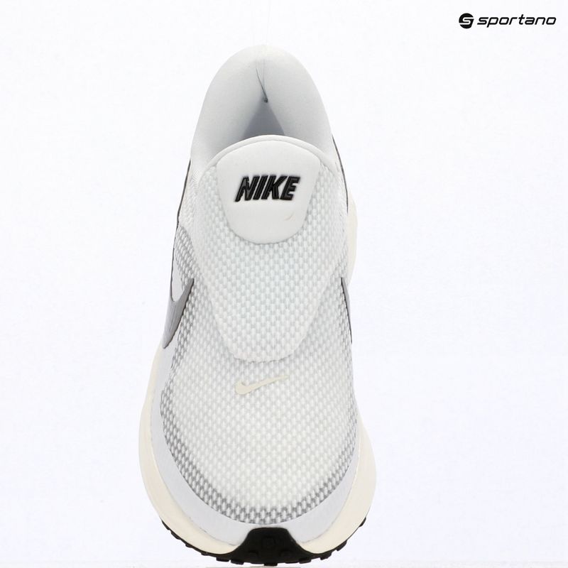 Női futócipők Nike Revolution 8 EasyOn white/sail/black/metallic silver 14
