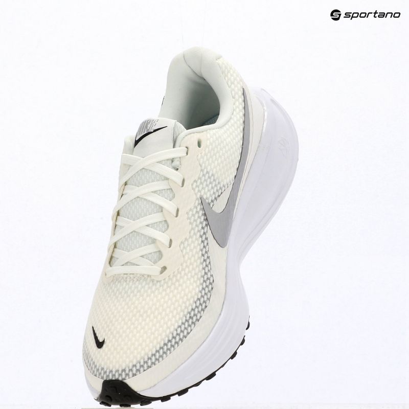 Női futócipők Nike Revolution 8 sail/white/black/metallic silver 18