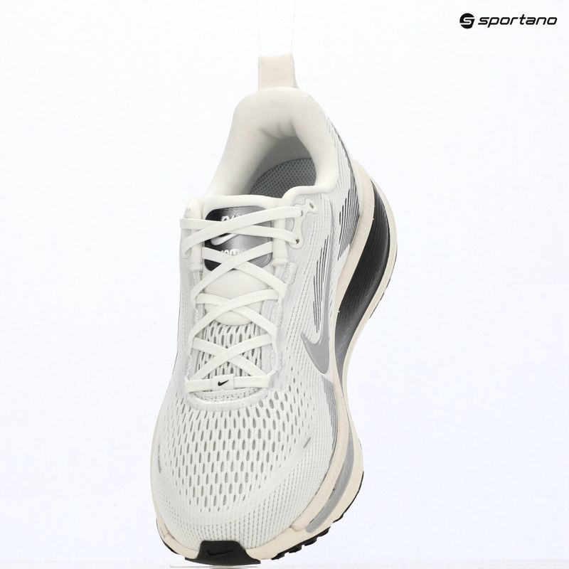 Női futócipők Nike Vomero 18 summit white/sail/metallic silver 16