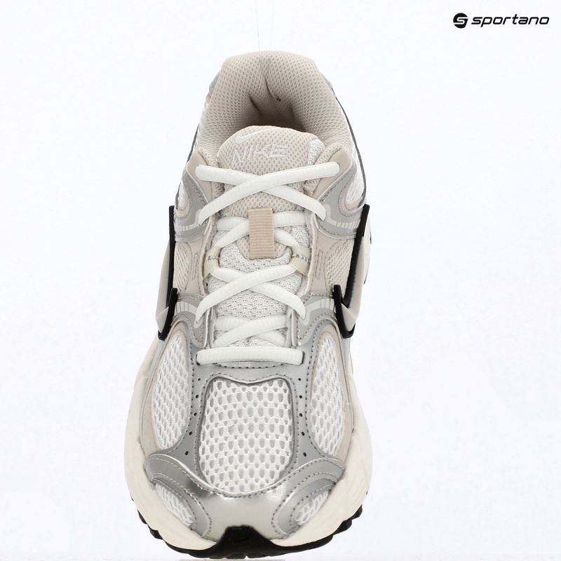 Női cipők Nike V5 RNR summit white/sail/black/light orewood brown 10