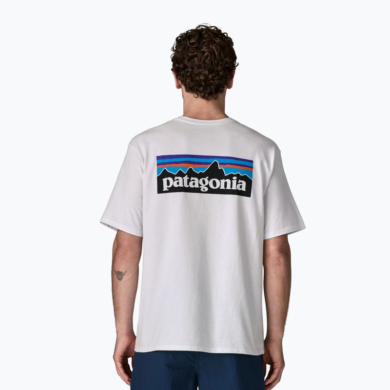 Férfi trekking póló Patagonia P-6 Logo Responsibili-Tee white 2
