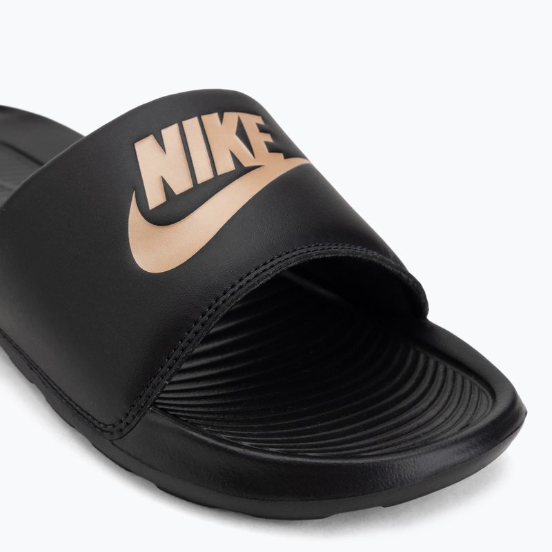 Női papucsok Nike Victori One Slide black/black/metallic red bronze 7