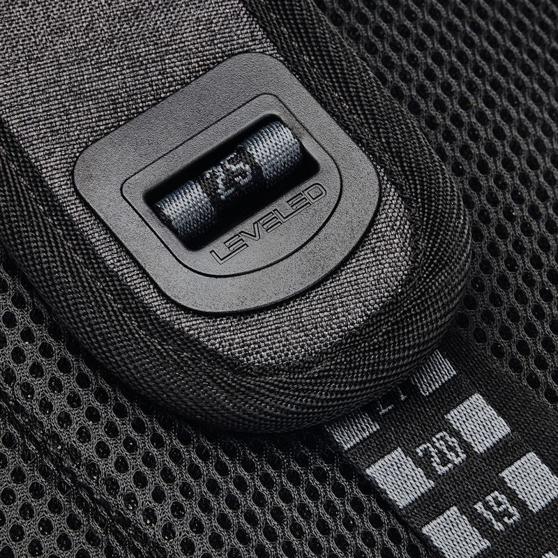 Under Armour Hustle Pro városi hátizsák fekete-szürke 1367060 3