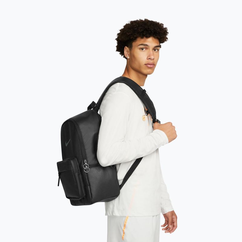Városi hátizsák Nike Heritage 23 l black/black/smoke grey 8