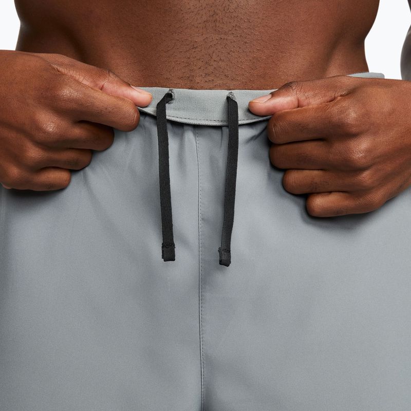 Férfi rövidnadrág Nike Dri-Fit Challenger 7" 2in1 smoke grey/dark smoke grey 7