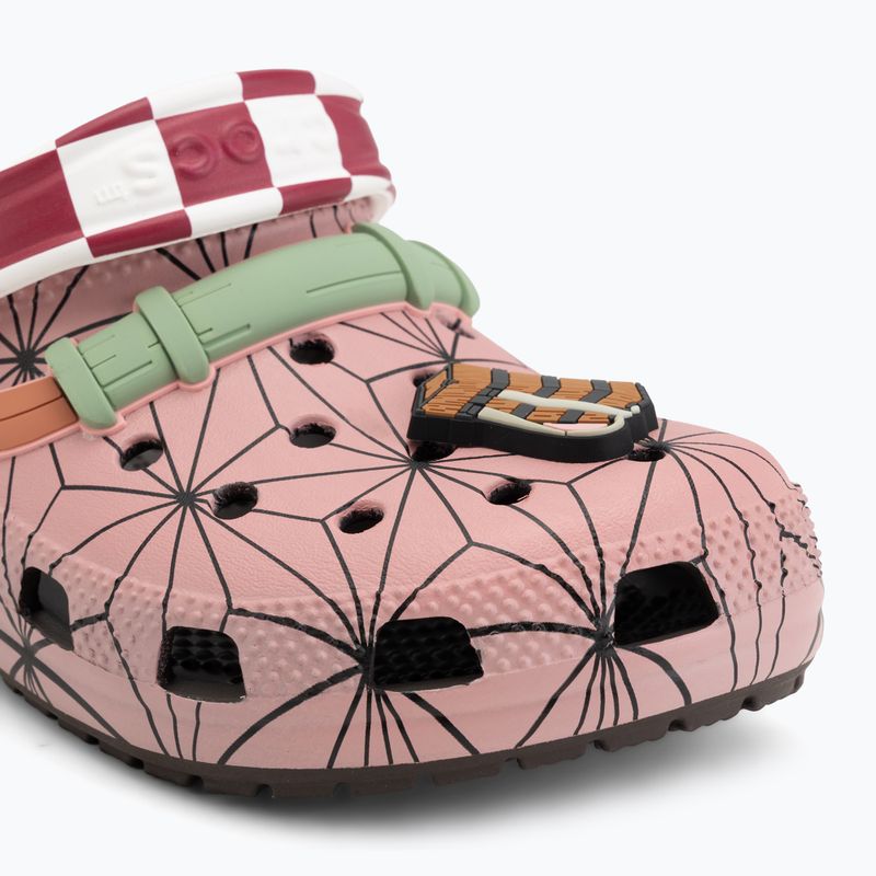 Papucsok Crocs Classic Demon Slayer espresso 8