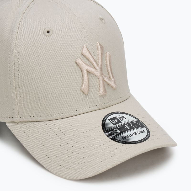 New Era League Essential 39Thirty New York Yankees baseball sapka világos bézs színben 3