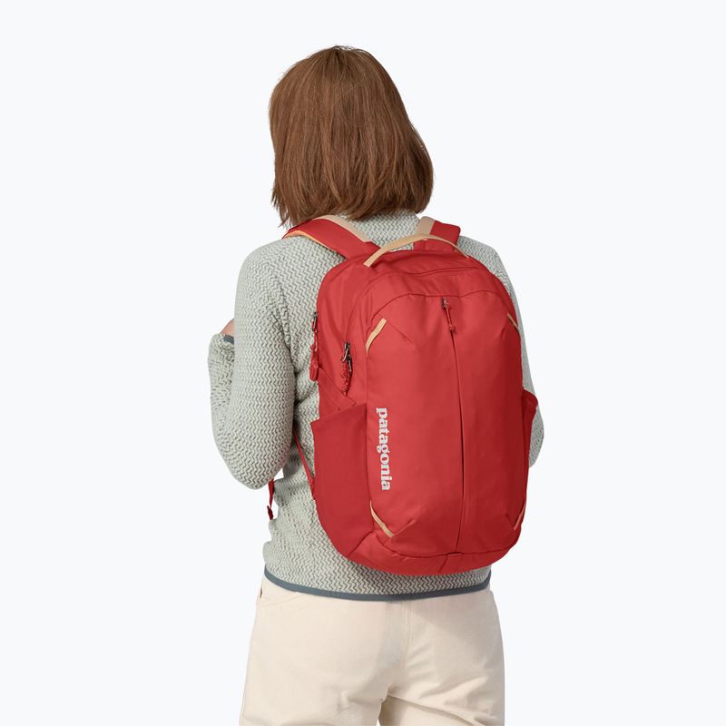 Patagonia Refugio Day Pack 26 l túra hátizsák piros színben 4