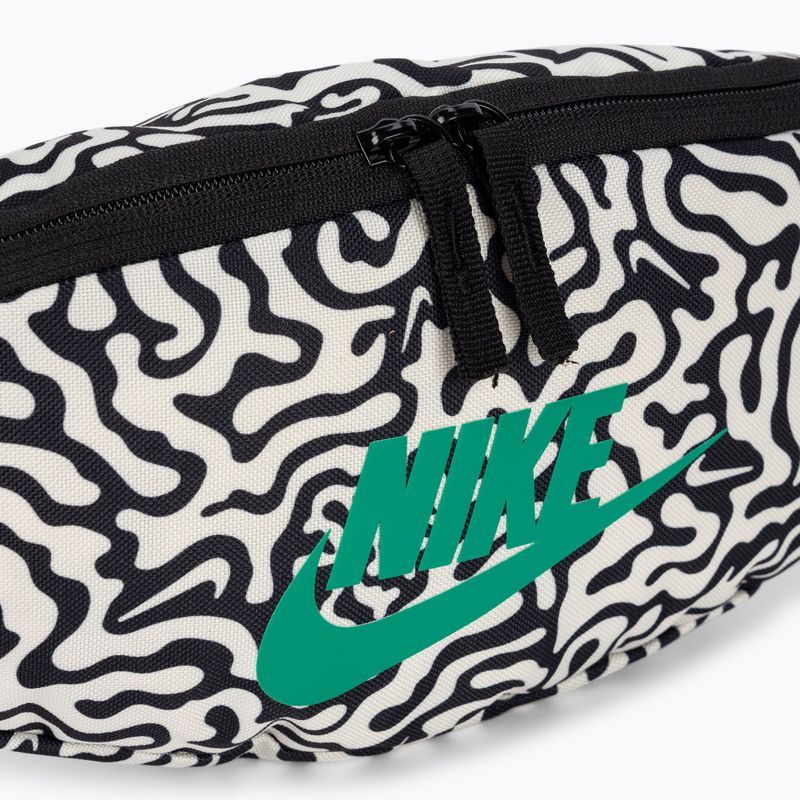 Nike Heritage Waistpack 3 l fekete/kókusztej/stadion zöld vesetáska 4