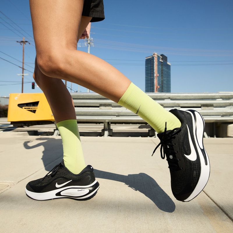 Női futócipők Nike Journey Run black/white 10