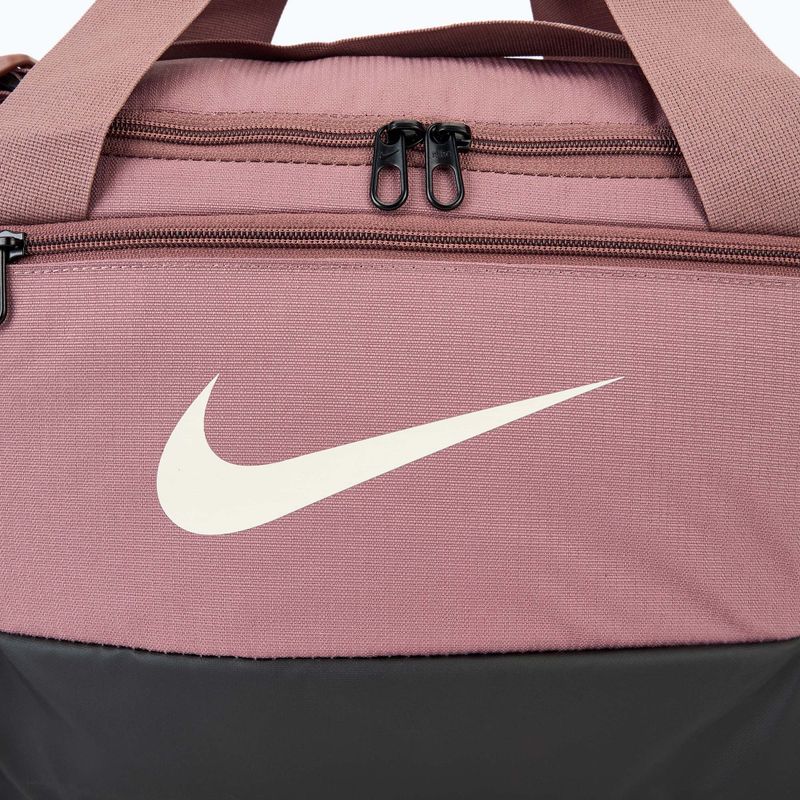 Sporttáska Nike Brasilia 9.5 Duffle 25 l smokey mauve/black/light orewood brown 4