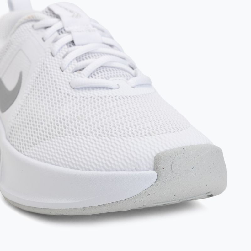 Női edzőcipő Nike MC Trainer 3 white/photon dust/metallic platinum 7