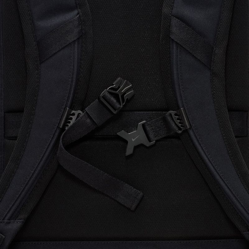 Városi hátizsák Nike Utility Speed 27 l black/black/white 11