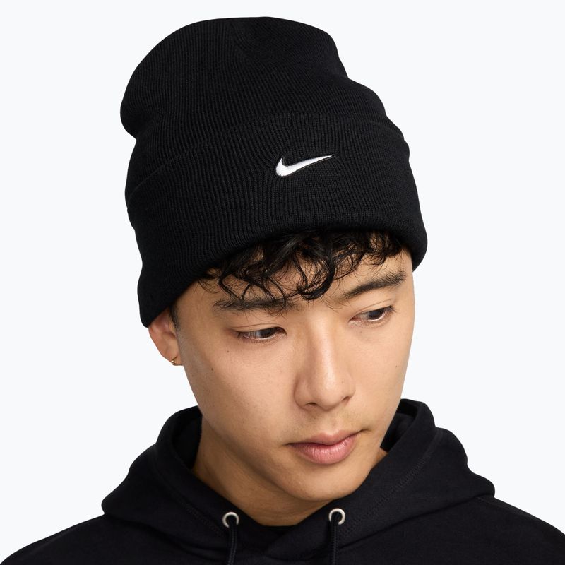 Téli sapka Nike Peak Swoosh Beanie black/white 4