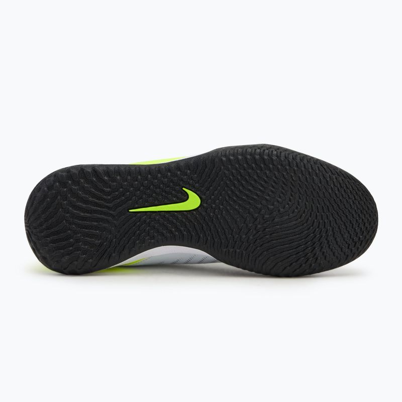 Gyerek focicipő Nike Phantom GX 2 Academy IC metallic silver/volt/black 4