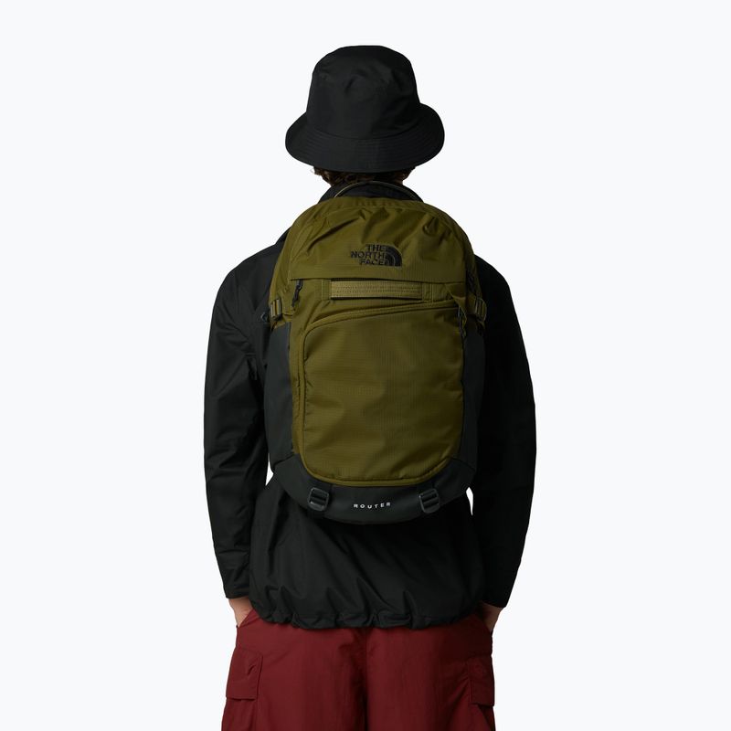 The North Face Router 40 l erdei olajzöld/tnf fekete/npf városi hátizsák 7