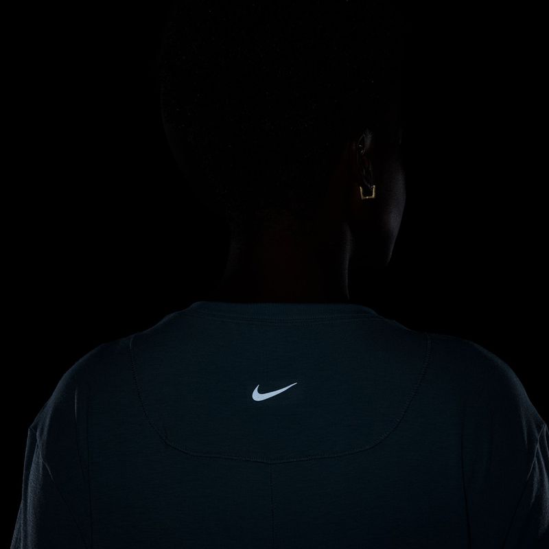 Női póló Nike One Relaxed Dri-Fit smokey blue/black 11