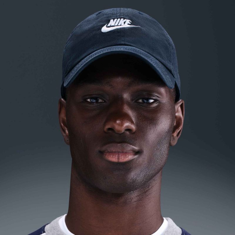 Nike Club Unstructured Futura Wash obszidián/fehér baseball sapka