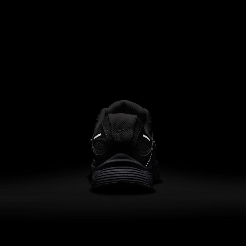 Női cipők Nike V5 RNR white/black/metallic silver/white 10