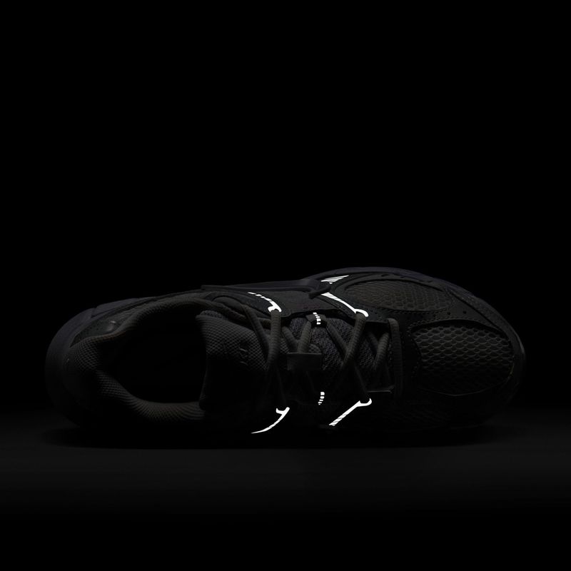 Női cipők Nike V5 RNR white/black/metallic silver/white 11