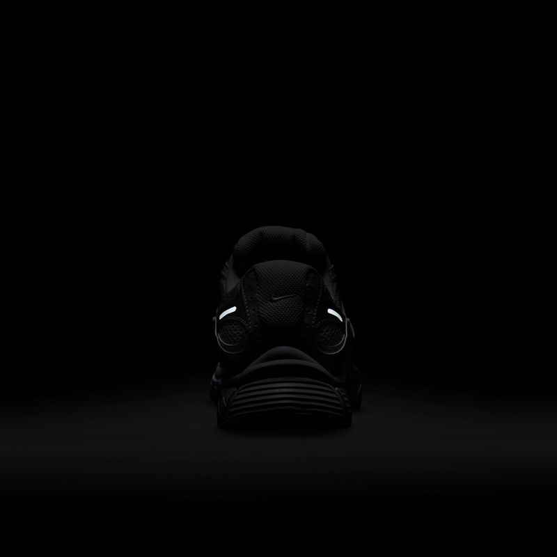 Nike V5 RNR férfi cipő white/black/metallic silver/white 6