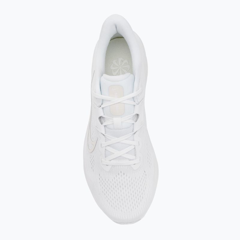 Nike Quest 6 férfi futócipő fehér / platina árnyalat / fehér 5