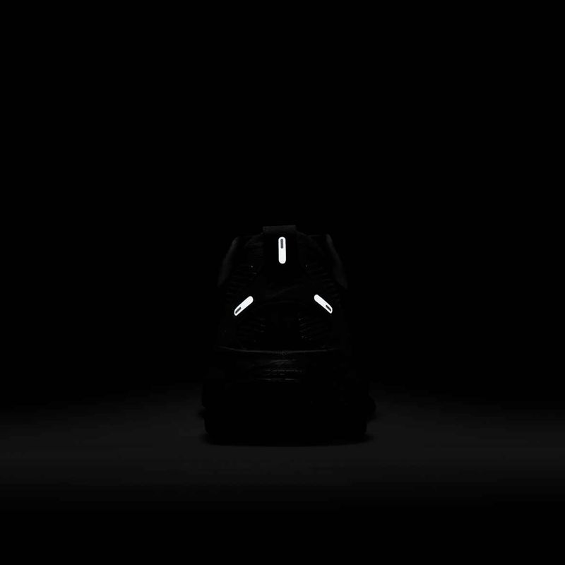 Női futócipők Nike Vomero 18 black/dark smoke grey/light smoke grey/black 8