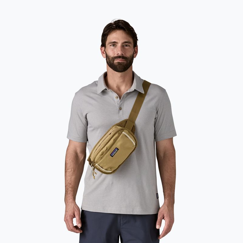 Patagonia Fieldsmith Hip Pack 5 l classic tan vesetáska 4