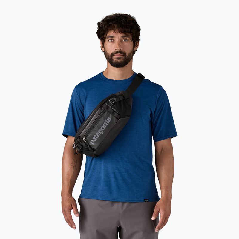 Patagonia Black Hole deréktáska 5 l fekete / fekete vesetáska 6