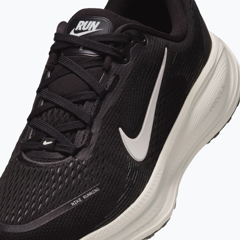 Gyerek futócipő Nike Vomero 18 black/coconut milk/iron ore/summit white 11