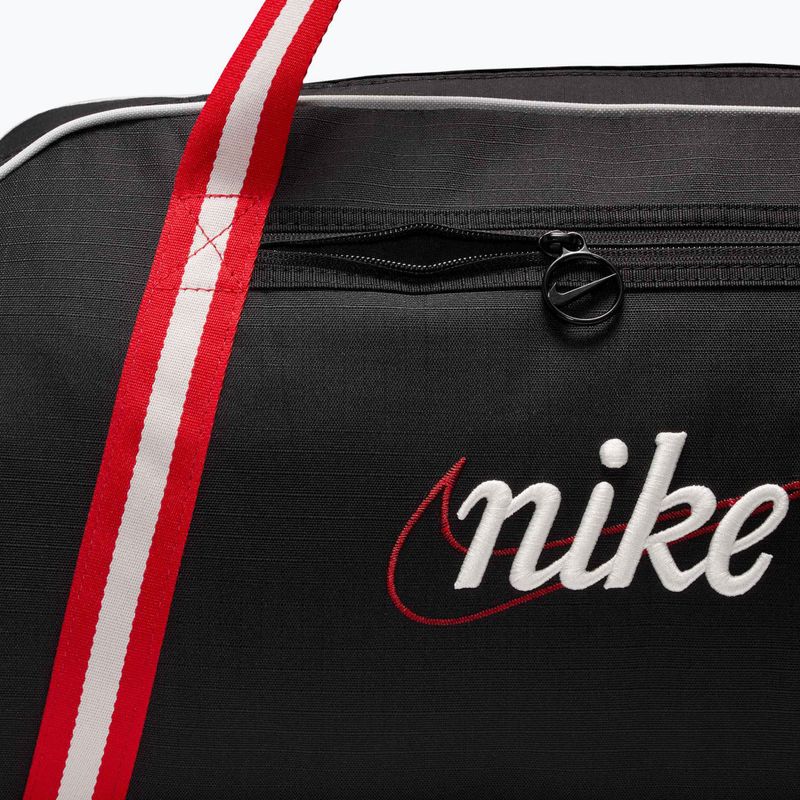 Női edzőtáska Nike Gym Club Retro 24 l black/university red/sail 7