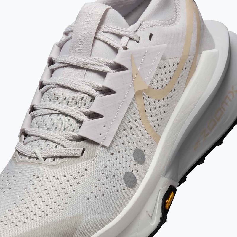 Nike Zegama 2 női futócipő hatalmas szürke/sanddrift/summit fehér/fekete 9