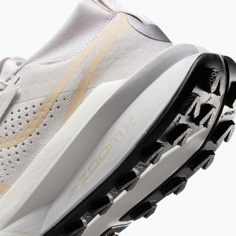 Nike Zegama 2 női futócipő hatalmas szürke/sanddrift/summit fehér/fekete 10