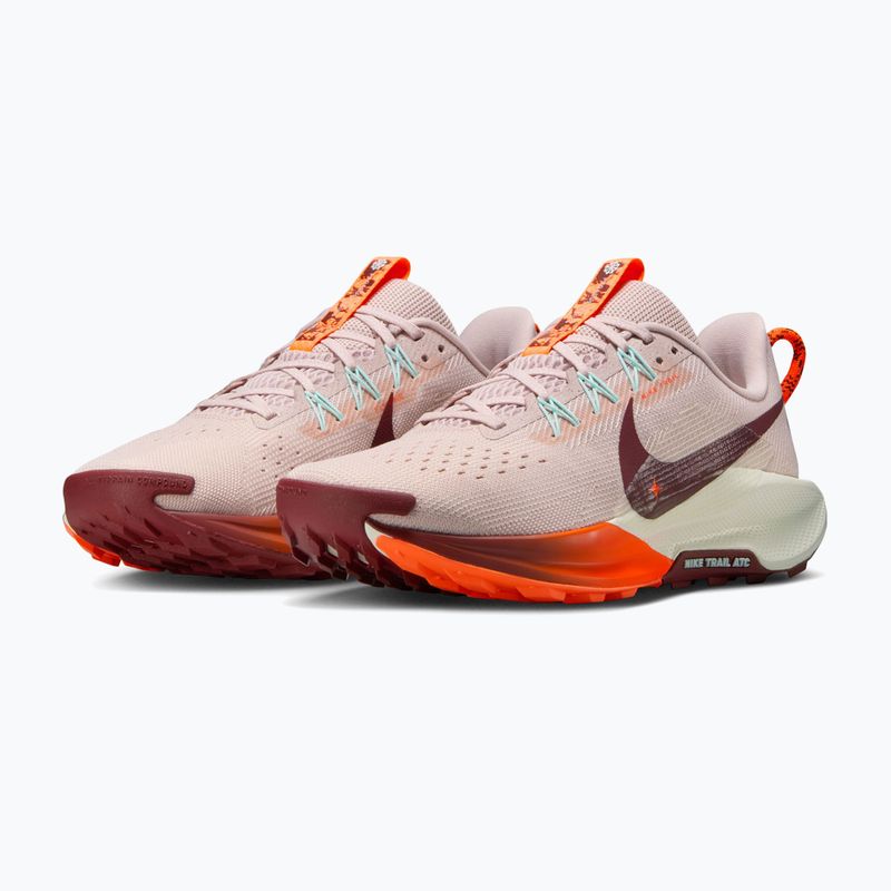 Női futócipő Nike Pegasus Trail 5 silt red/hyper crimson/dark team red 3