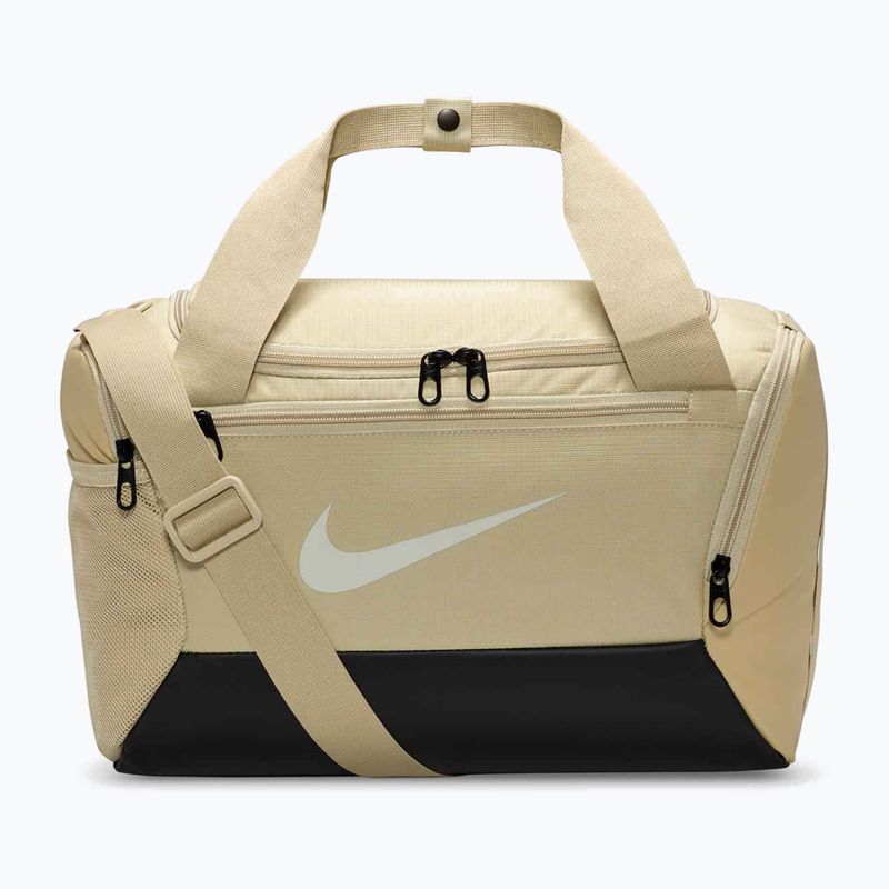 Nike Brasilia 9.5 Duffle 25 l sivatagi khaki/fekete/vitorlás tornazsák